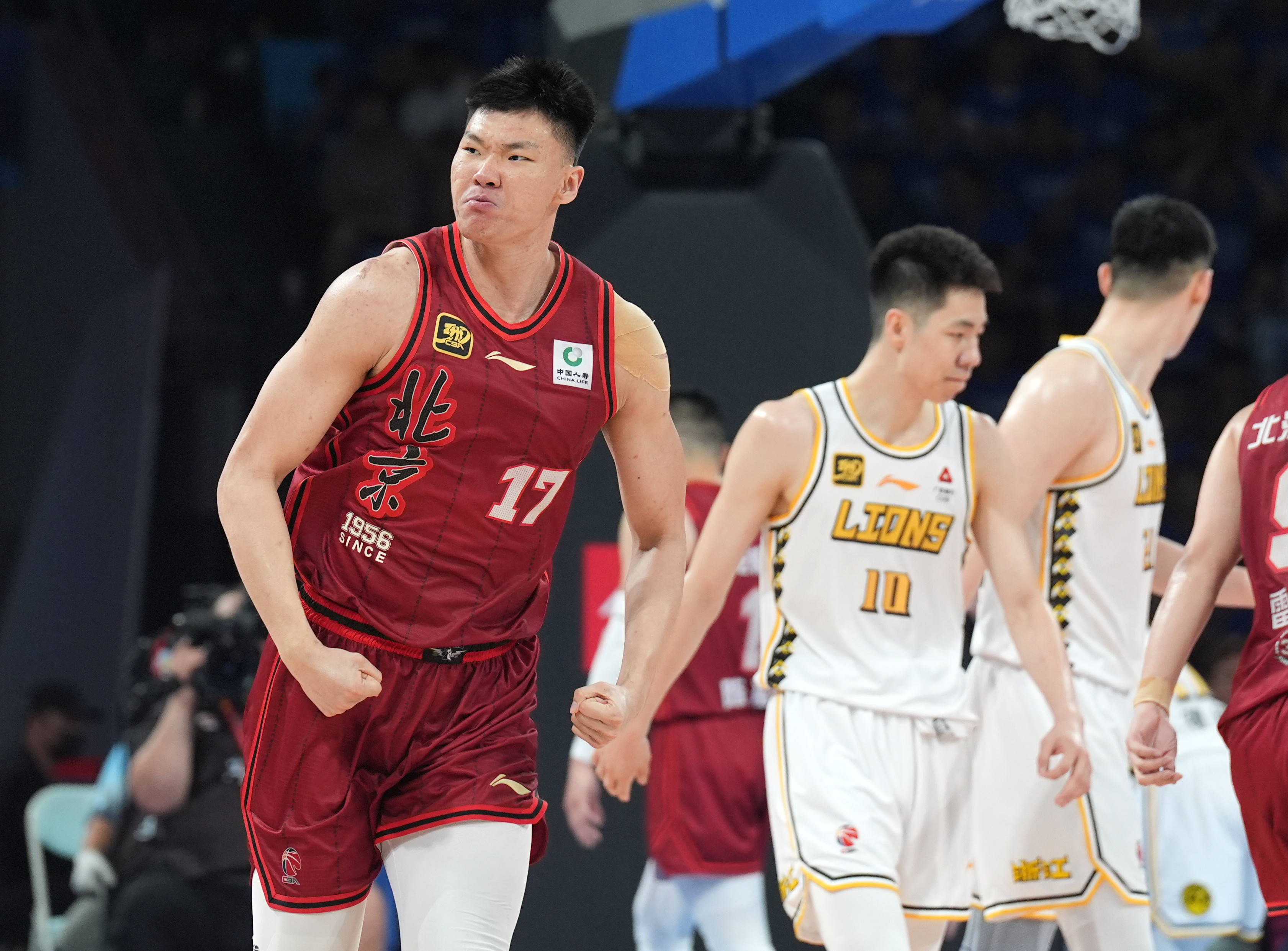 赛后以外貌 赛后以外貌